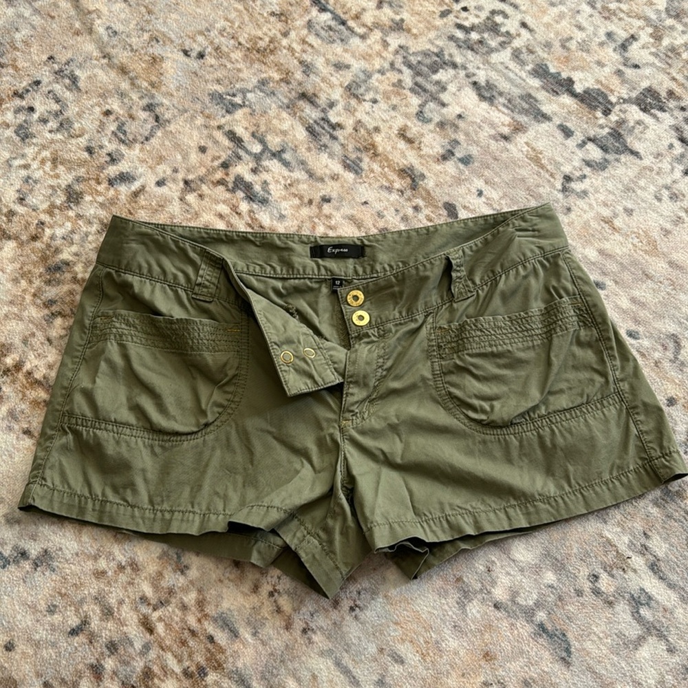 Camo green Express shorts!